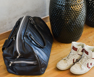 Спортивные сумки обычно оснащены дополнительными карманами, которые позволяют отделить обувь, спортивную одежду и косметику